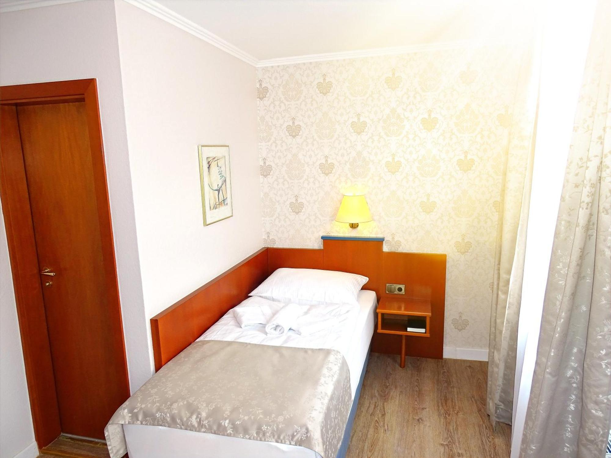 Hotel Kolossos Duesseldorf - 诺伊斯 客房 照片